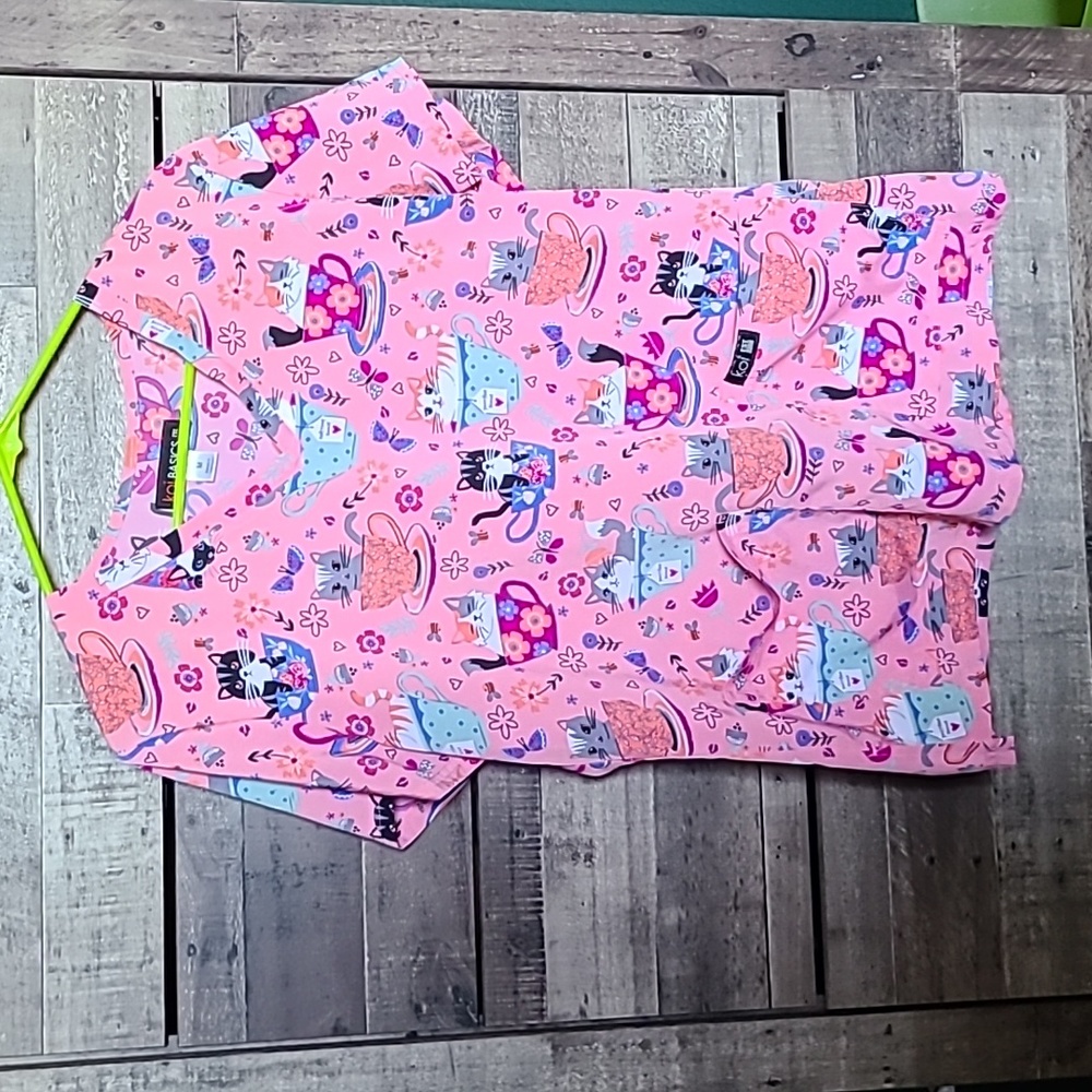 Koi basics scrub top